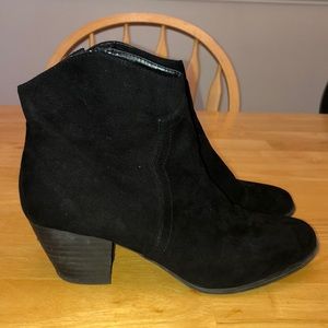 Carlos Santana BLACK Zip up booties